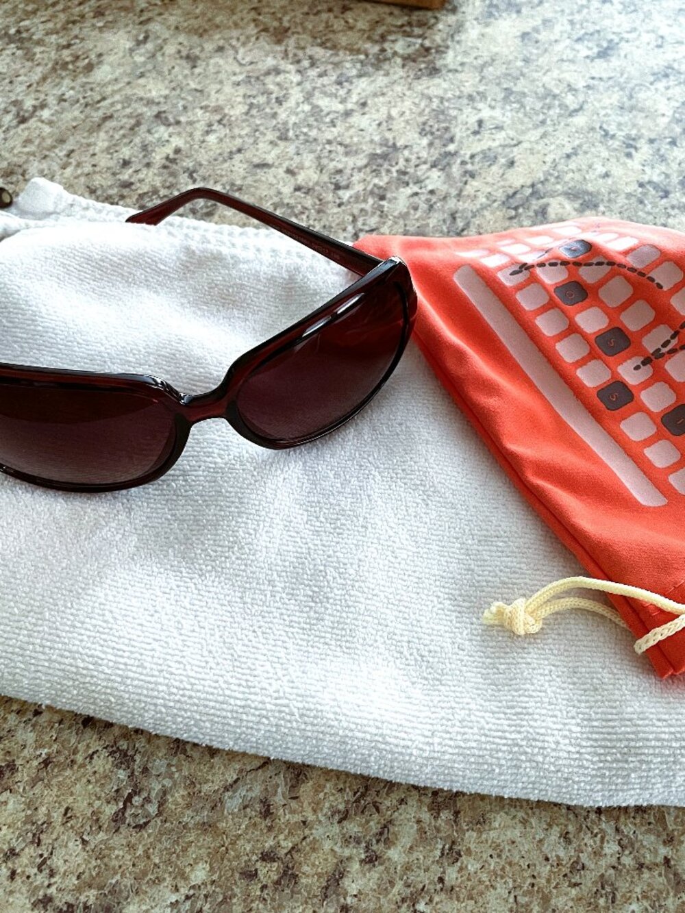 VTG FOSSIL Sunglasses, Pristine Oversized Large Audrey Hepburn Style